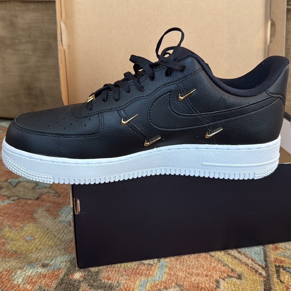 Nike Air Force 1 Low 07 LX women’s 11.5
